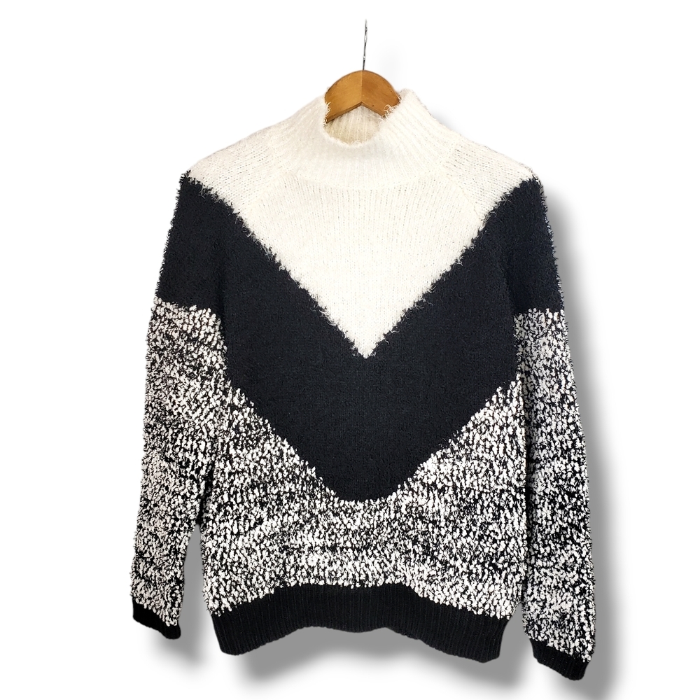 Bar III Triangle Colorblock Fuzzy Knit Cowl Neck Sweater Size Small